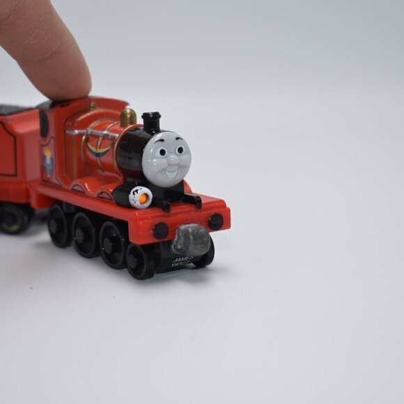 Thomas & Friends Take N Play Along Royal Talking JAMES Train Engine Die Cast '09 - Picture 6 of 7